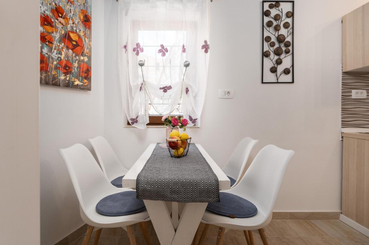 Relax In 2 Bedroom App In Old Town W/Ac And Wifi Rovinj Buitenkant foto